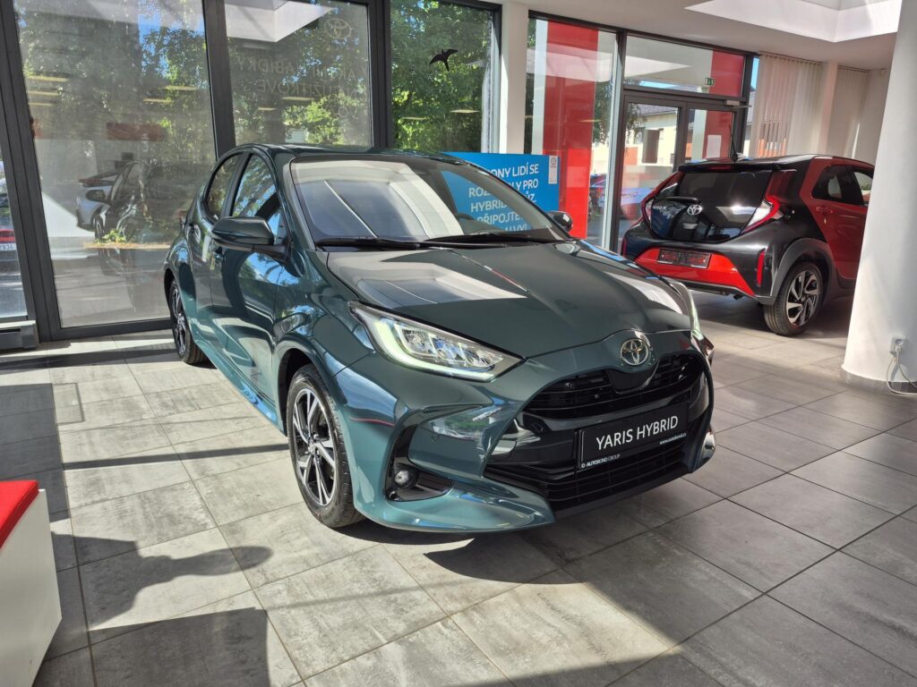 Toyota Yaris  Style 1.5 Hybrid (116 k)