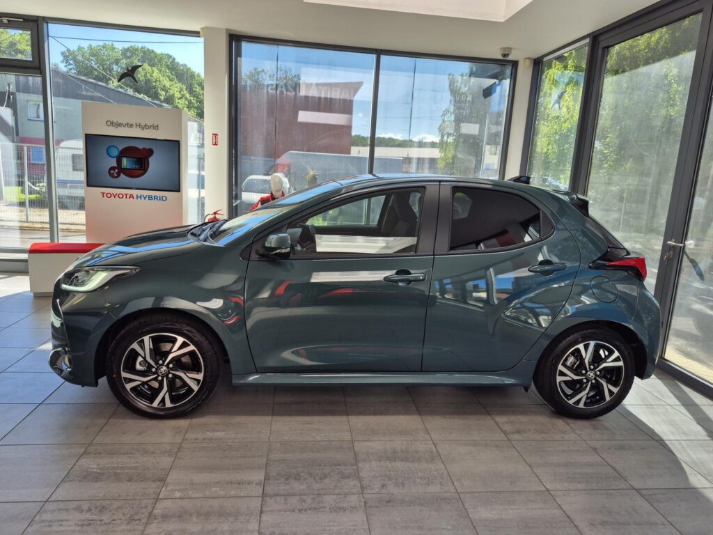 Toyota Yaris  Style 1.5 Hybrid (116 k)