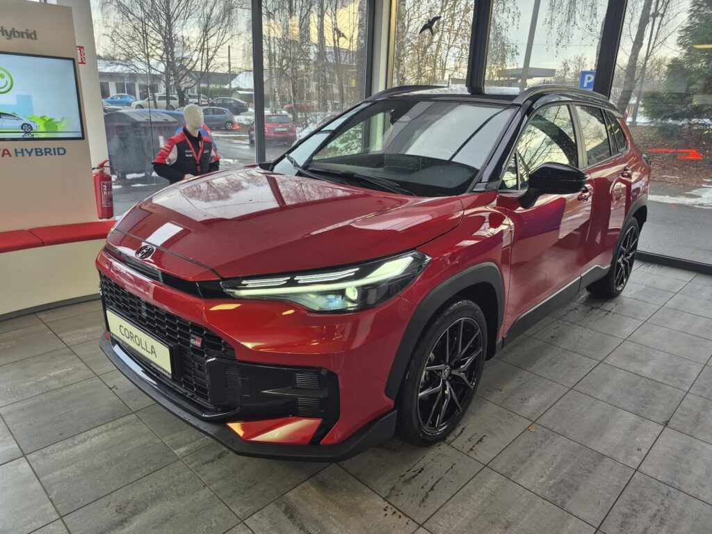 Toyota Corolla Cross  GR Sport VIP 2.0 Hybrid (178 k)