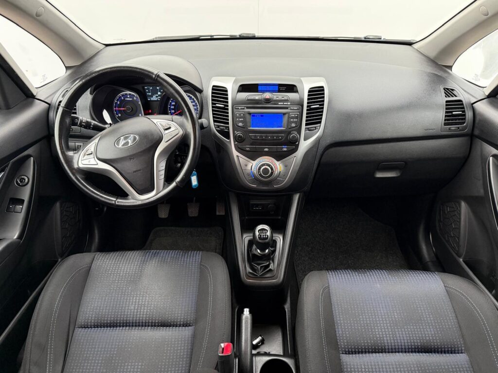 Hyundai ix20  1.6i CVVT Trikolor