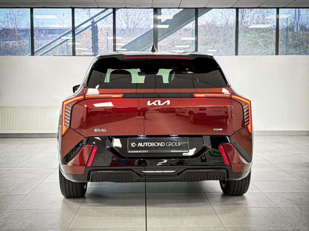 KIA EV4  4x2 GT-LINE 150 KW + 81,4 KWH (2