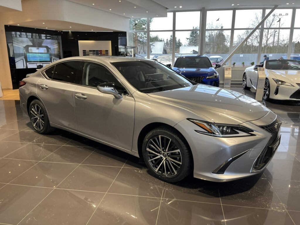 Lexus ES 300h  Business Edition