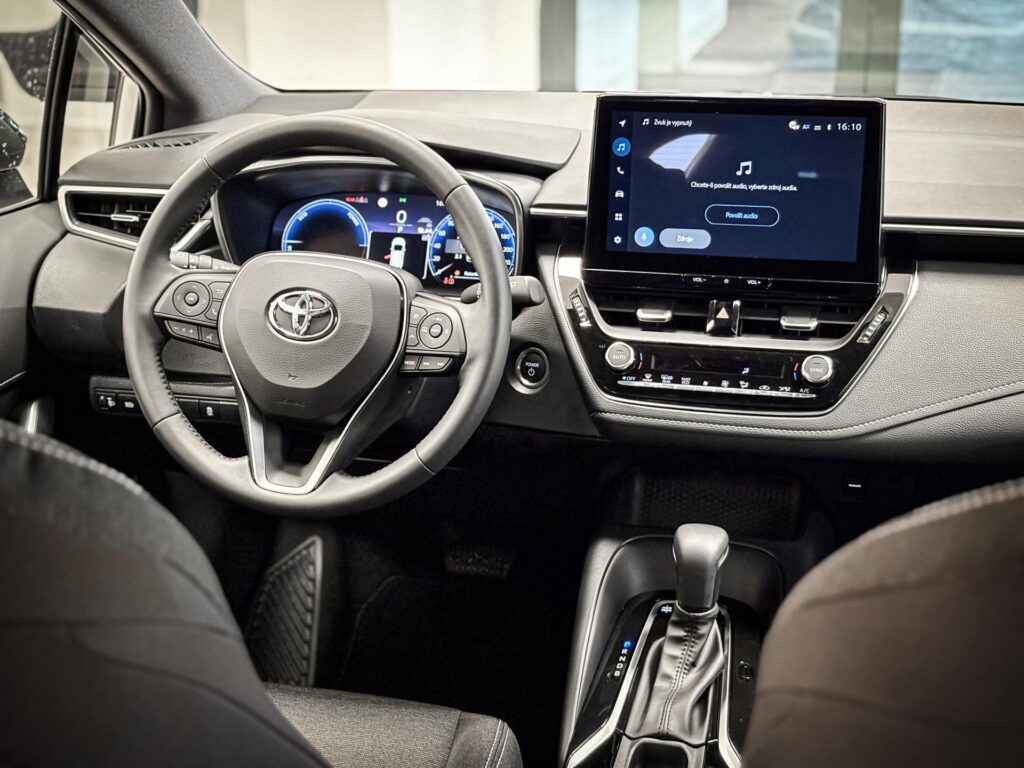 Toyota Corolla  1,8 HEV COMFORT