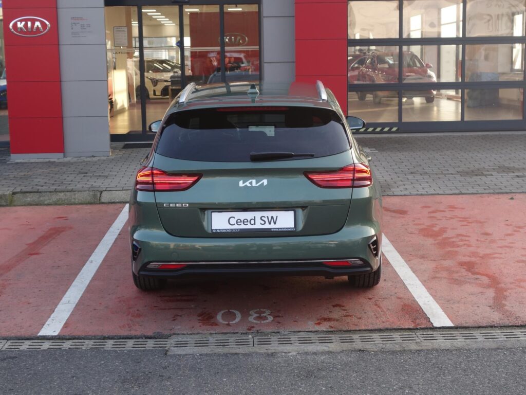 KIA Ceed  1,5 T-GDi GPF 7DCT SPIN (2025