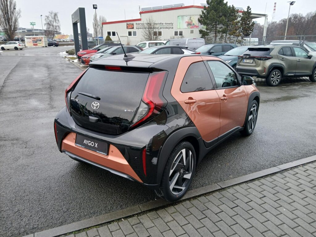 Toyota Aygo X  1.5 HEV Executive