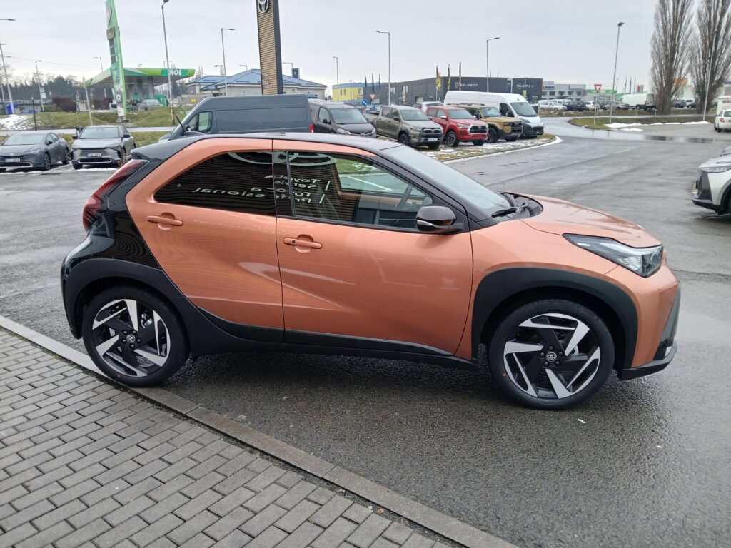 Toyota Aygo X  1.5 HEV Executive