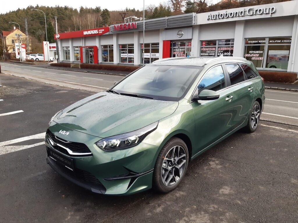 KIA Ceed  SW TOP 1,5 T-GDi 7DCT+BUS