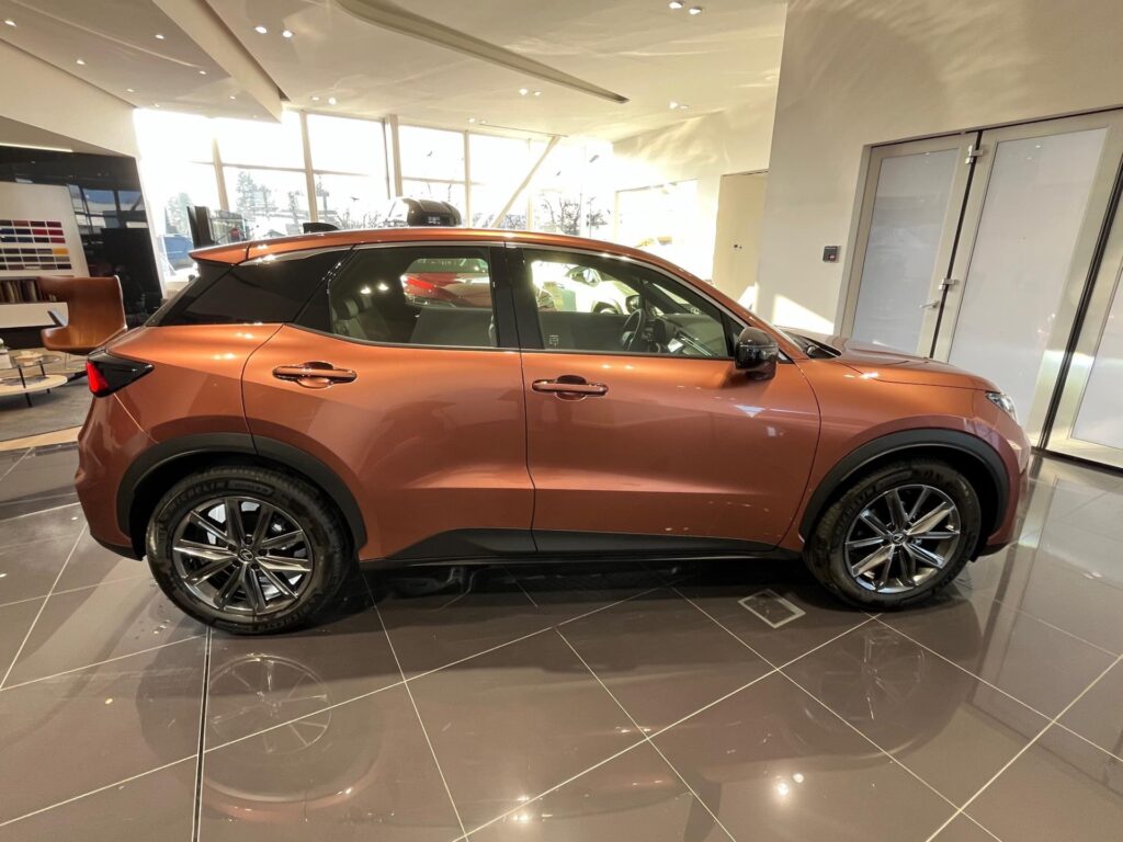 Lexus LBX  Elegant Tech