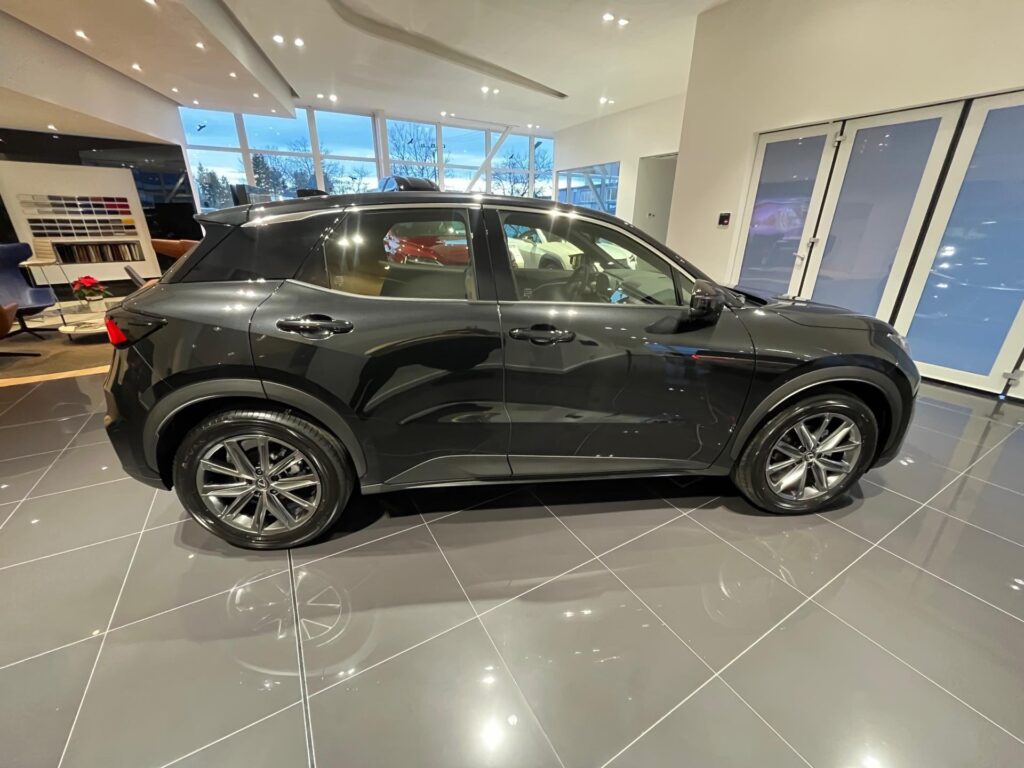 Lexus LBX  Elegant Tech