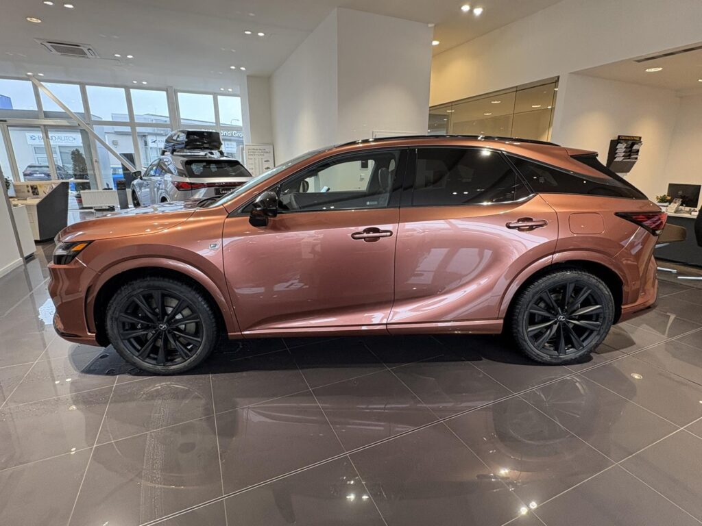 Lexus RX 500h  F SPORT + s panoramitickým střešním oknem (4x4)