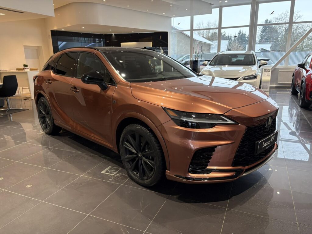 Lexus RX 500h  F SPORT + s panoramitickým střešním oknem (4x4)