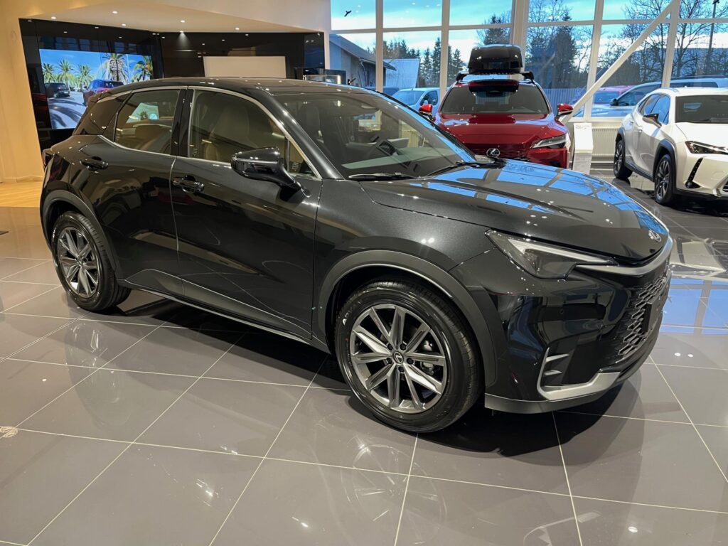 Lexus LBX  Elegant Tech