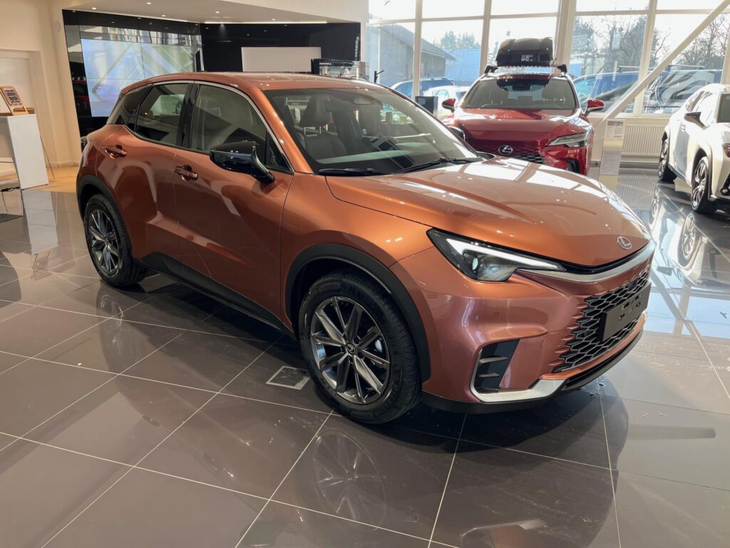 Lexus LBX  Elegant Tech