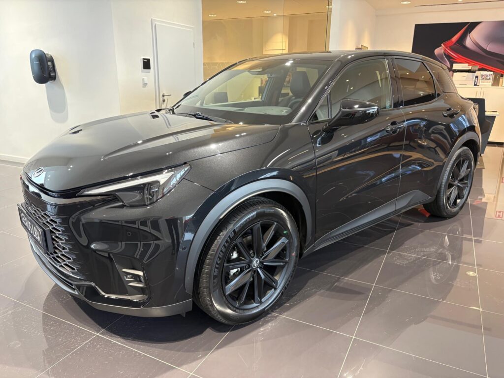 Lexus LBX  VIBRANT EDITION LUXURY