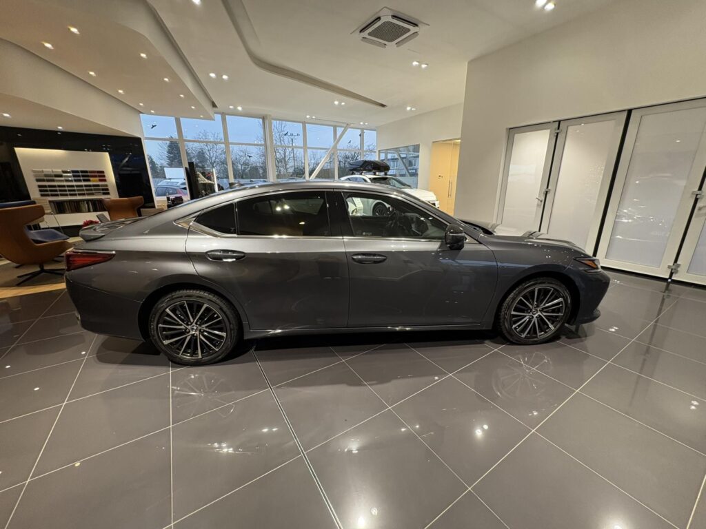 Lexus ES 300h  Business Edition