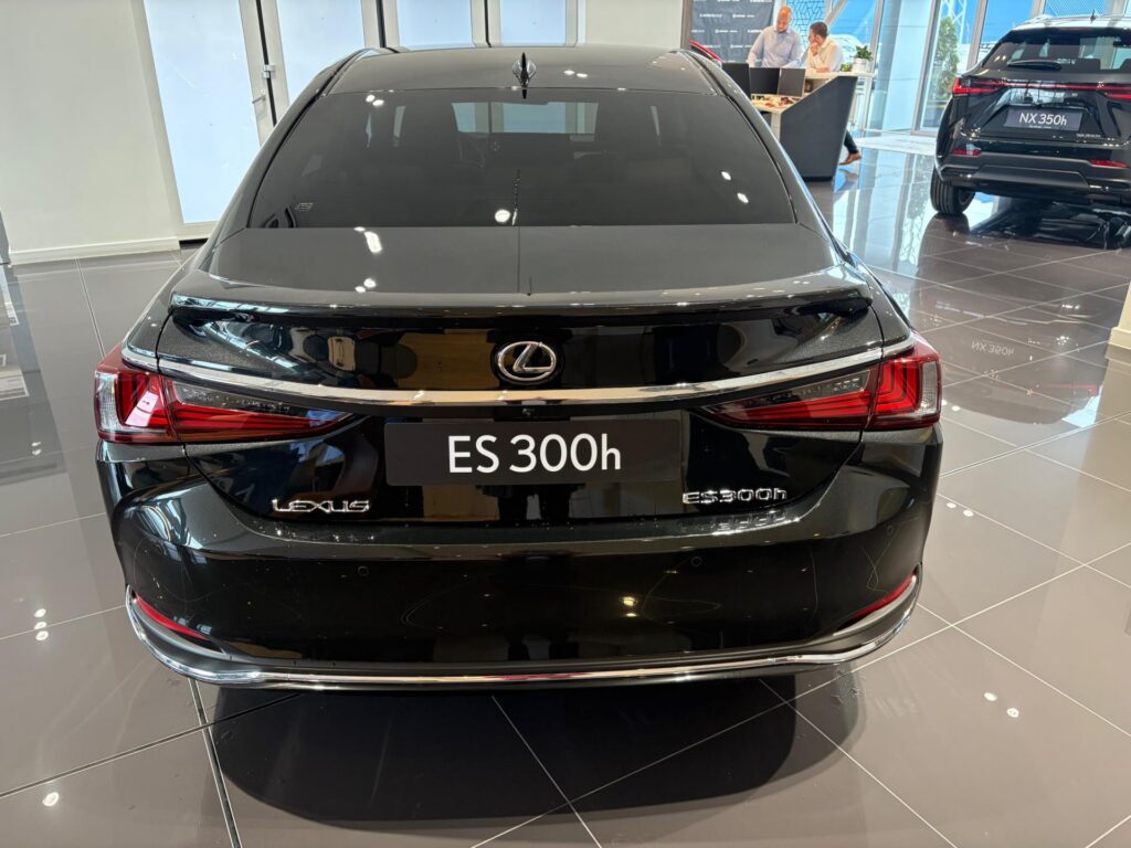 Lexus ES 300h  Business Edition