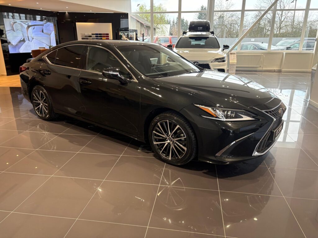 Lexus ES 300h  Business Edition