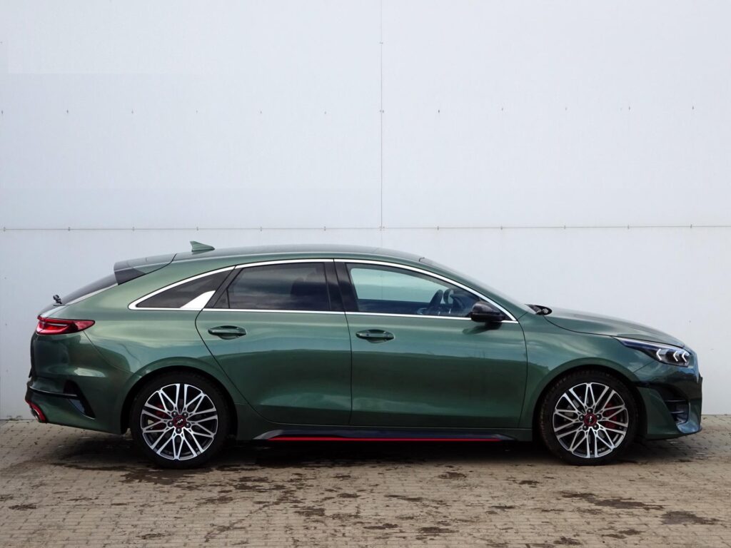 KIA ProCeed  1.6 T-GDI 150kW 7DCT GT Panorama