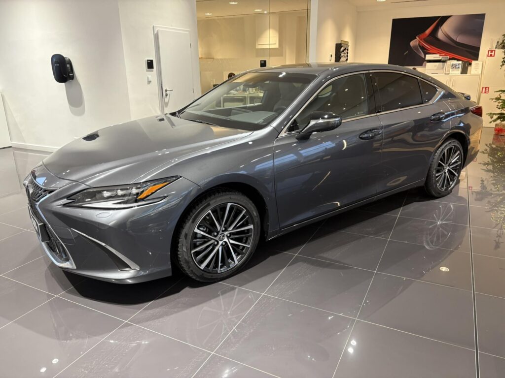 Lexus ES 300h  Business Edition