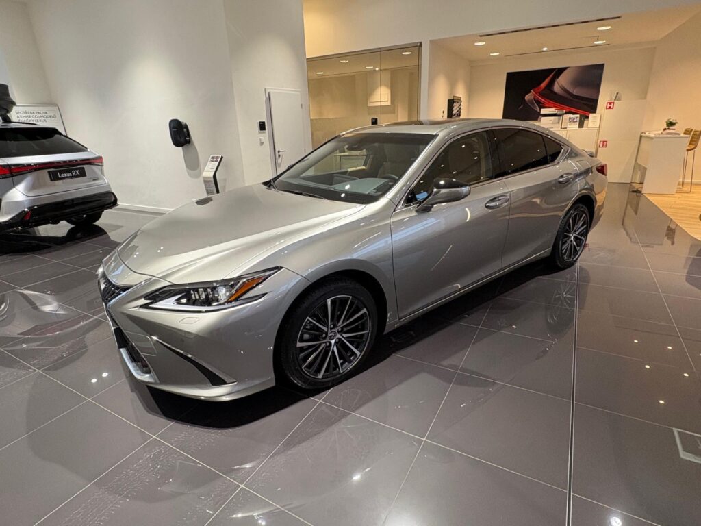 Lexus ES 300h  Business Edition