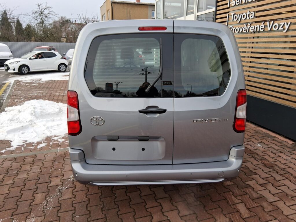 Toyota Proace City Verso  1,5D 8AT 130K BUSINESS