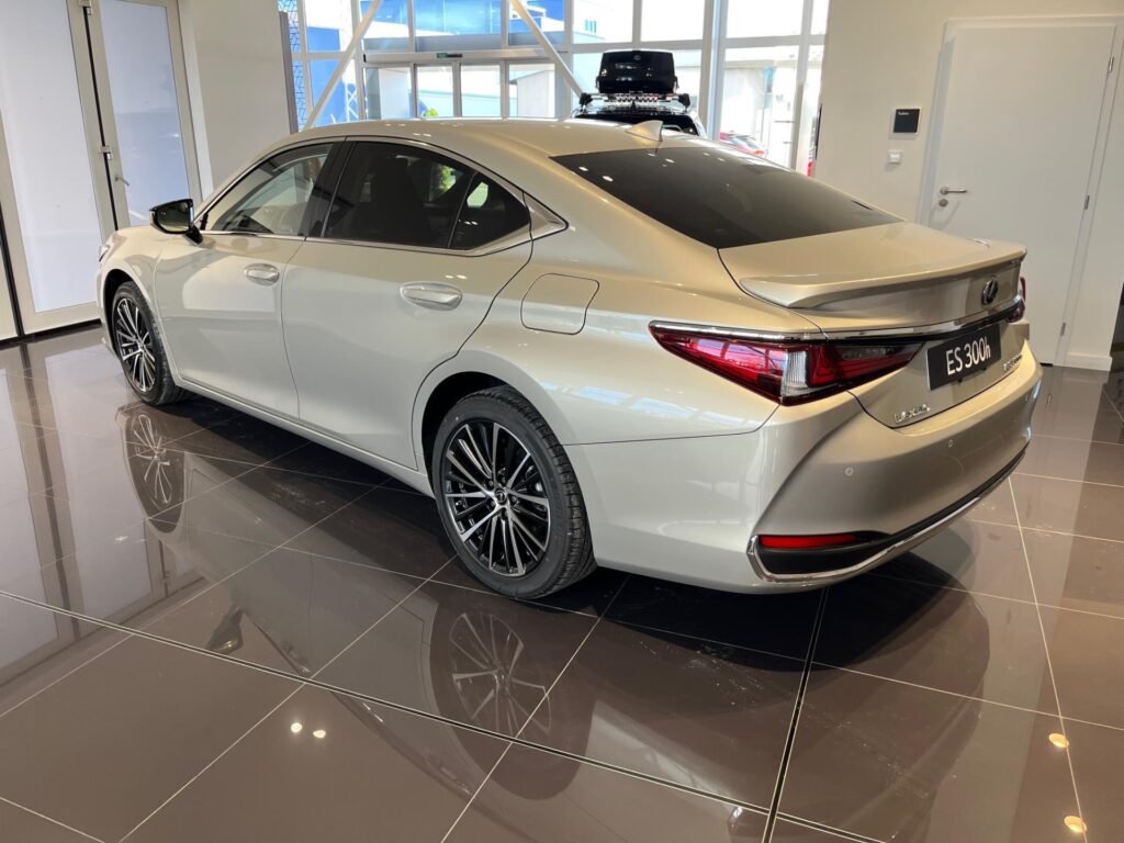 Lexus ES 300h  PRESTIGE TOP