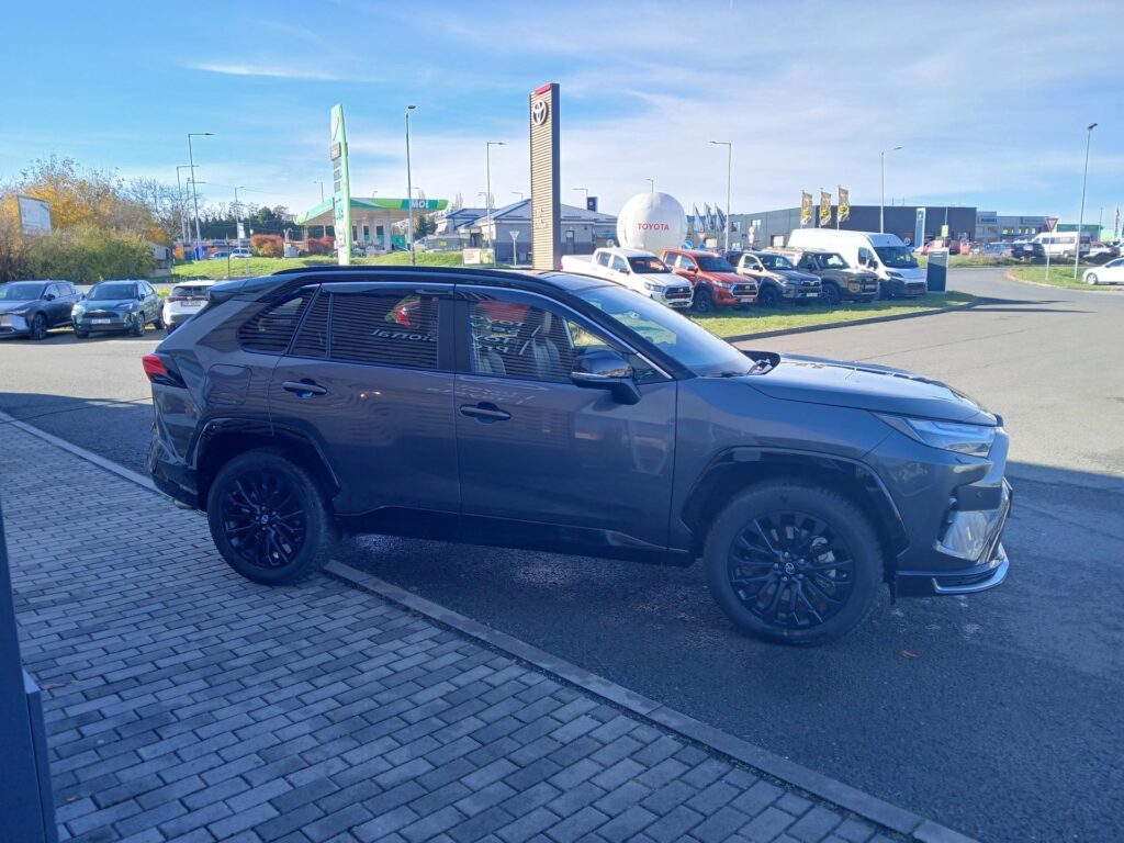 Toyota RAV4  2,0 HEV 4x4 EXECUTIVE,JBL,SKYVIEW