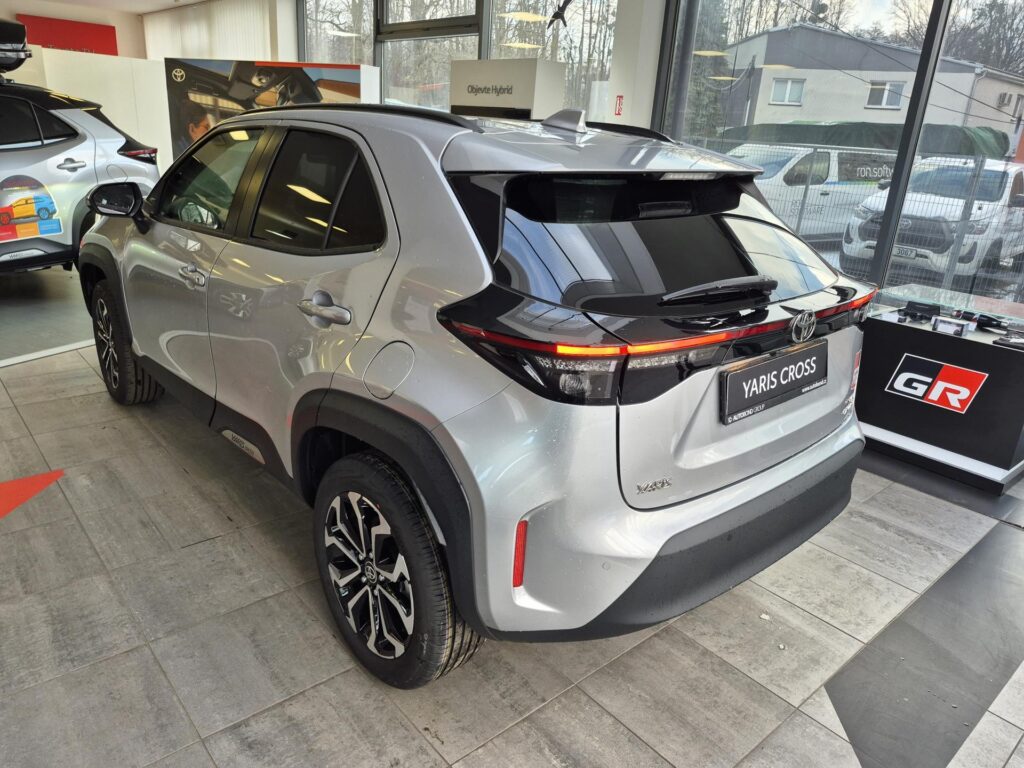 Toyota Yaris Cross  Style 4x4 1.5 Hybrid 130 (130 k)