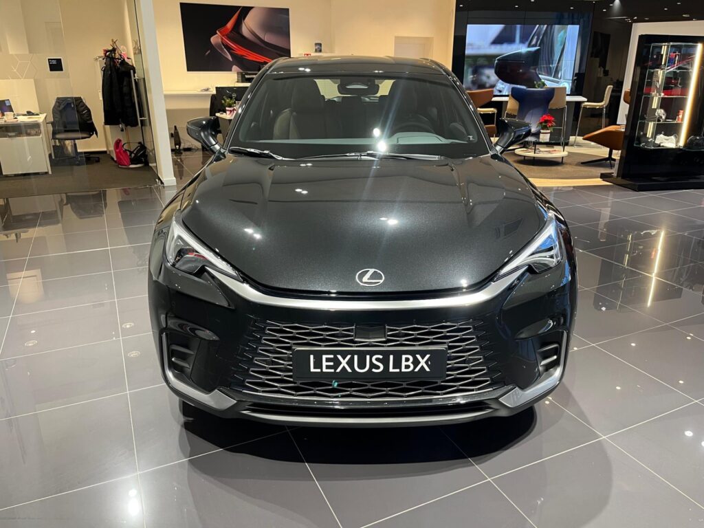 Lexus LBX  Elegant Tech