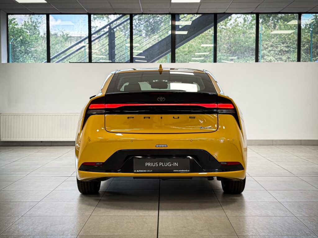 Toyota Prius  2.0  e-CVT Plug-in Hybrid