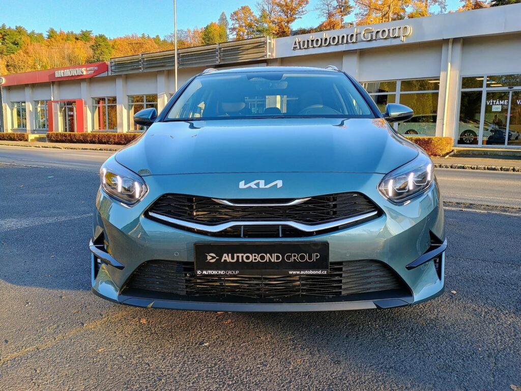 KIA Ceed  SW TOP 1,5 T-GDi 6MT+BUS