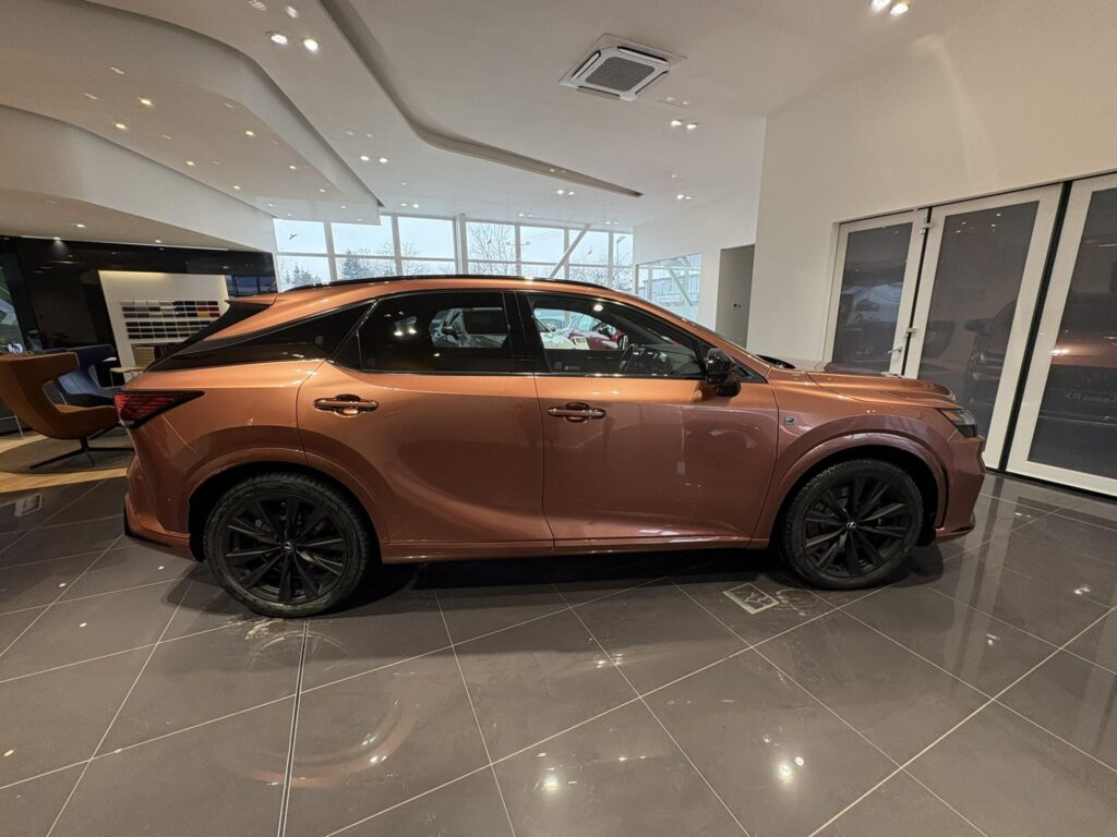 Lexus RX 500h  F SPORT + s panoramitickým střešním oknem (4x4)