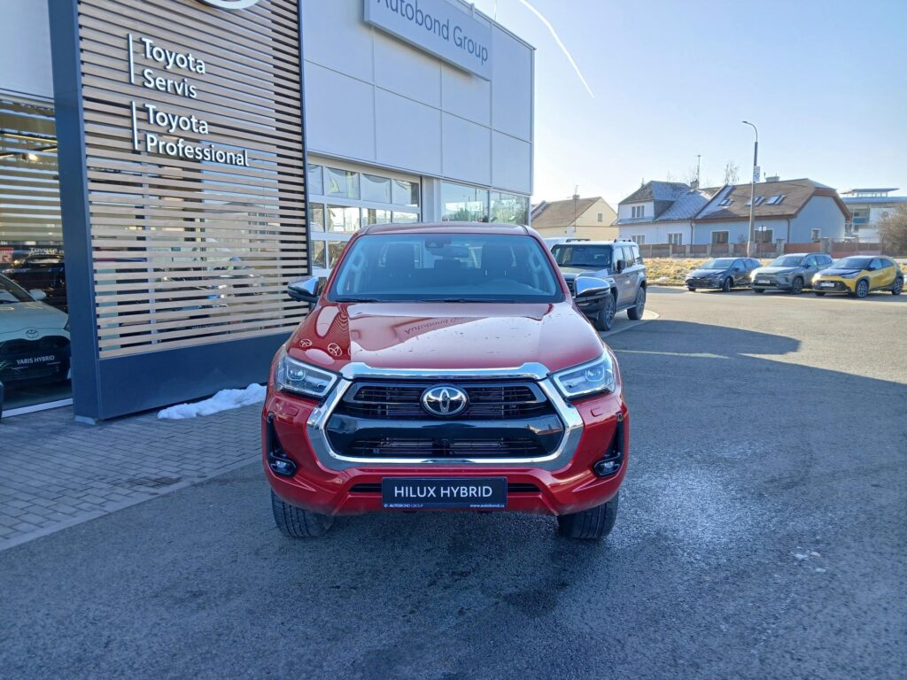 Toyota Hilux  2,8 204k 6AT Executive