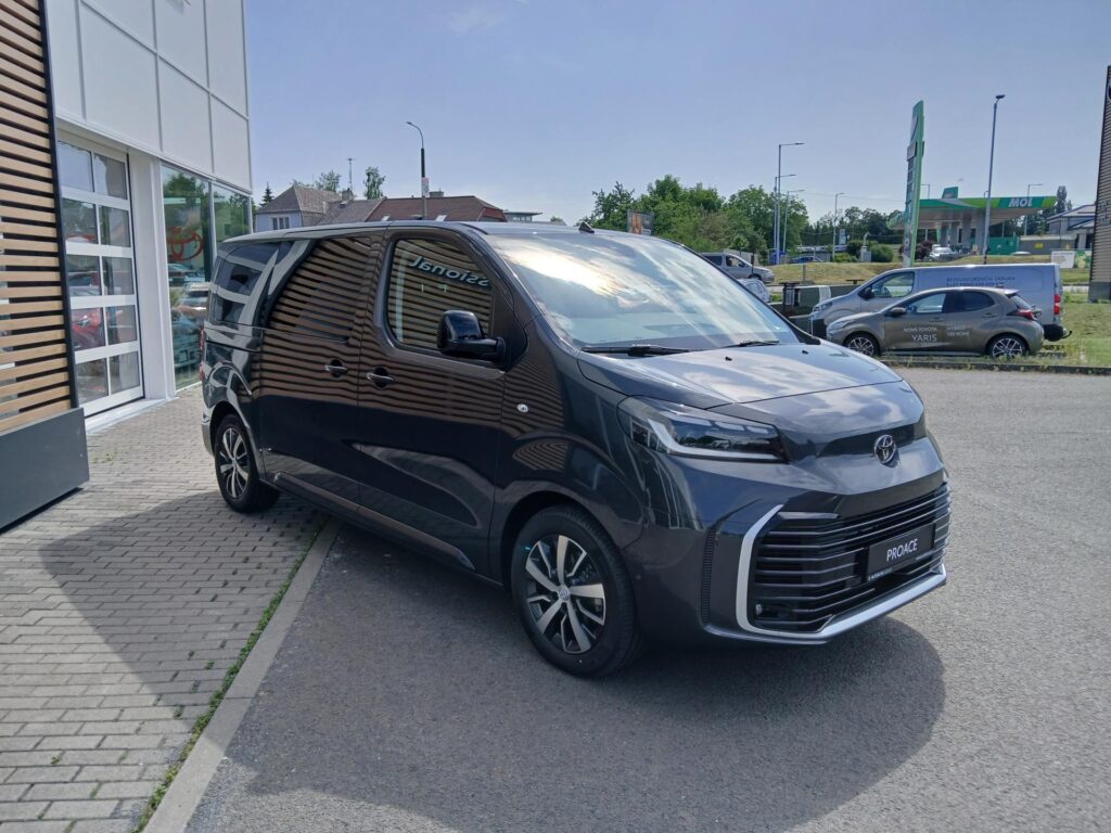 Toyota Proace Verso  L1 2.0D 8AT Family Webasto 8 míst
