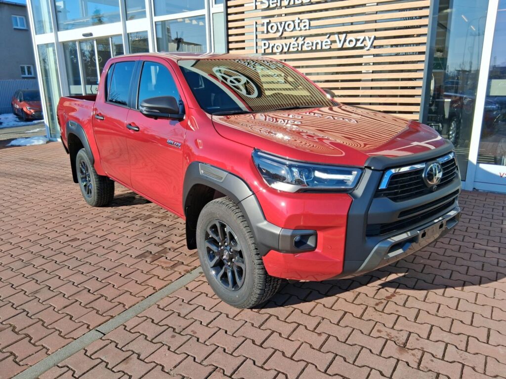 Toyota Hilux  2,8D-4D 205K INVINCIBLE