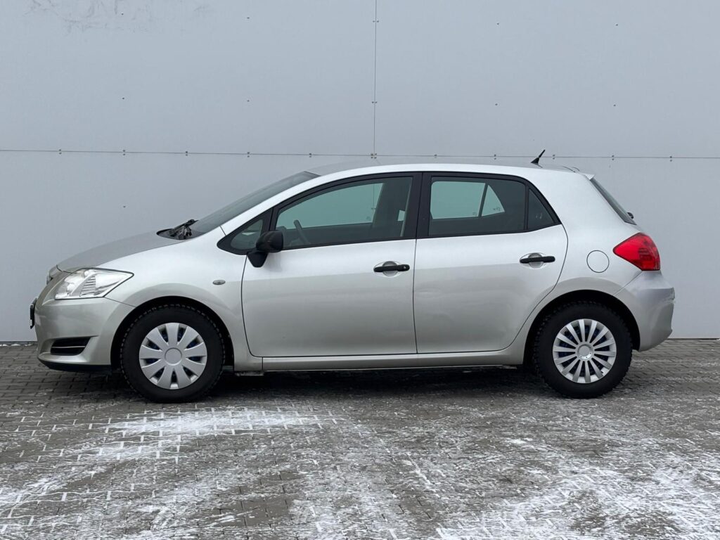 Toyota Auris  1.33 VVT-i Terra Cool