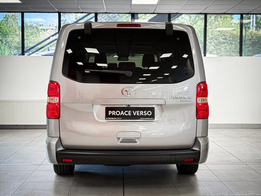 Toyota ProAce  2.0L Diesel, 8 st. Family 8S