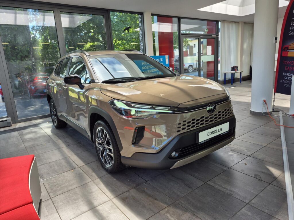 Toyota Corolla Cross  Style 4x4 2.0 Hybrid (178 k)