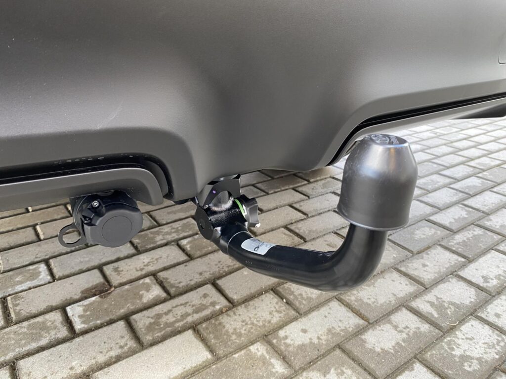 Toyota bZ4X  4x4 343k Executive + tažné zař.