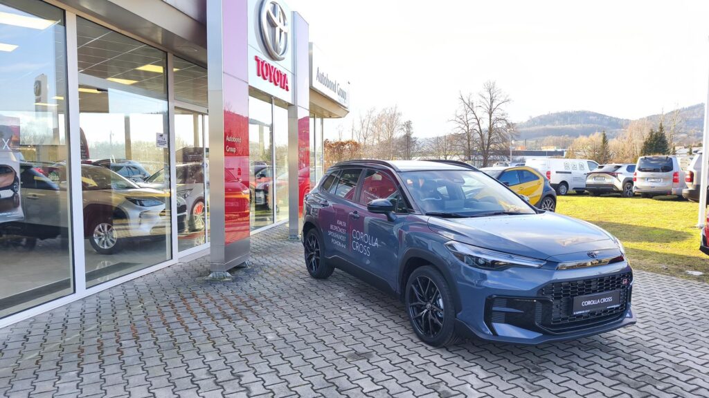Toyota Corolla Cross  2.0 HEV 4X4 - GR SPORT VIP