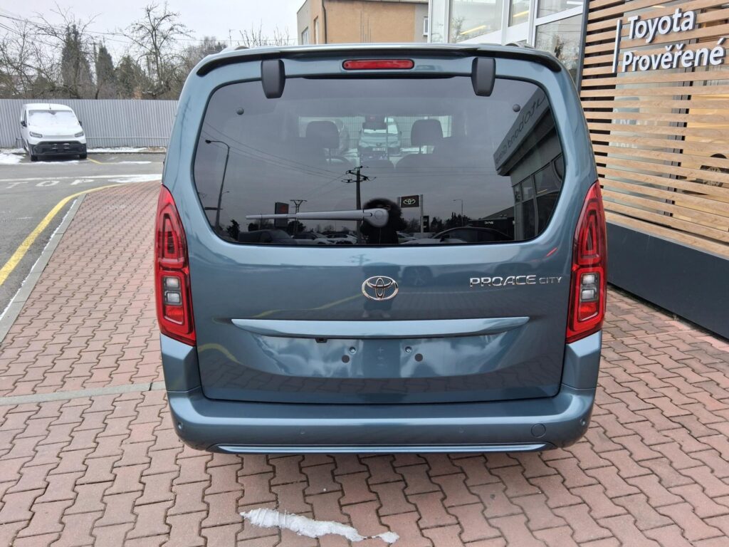 Toyota Proace City Verso  1,5D 8AT FAMILY 7 MÍST