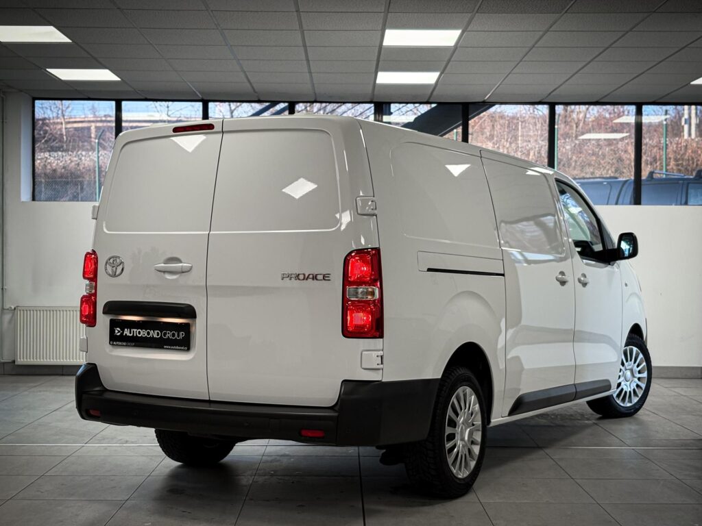 Toyota ProAce  2,0L 8st, Active Multimedia Navi