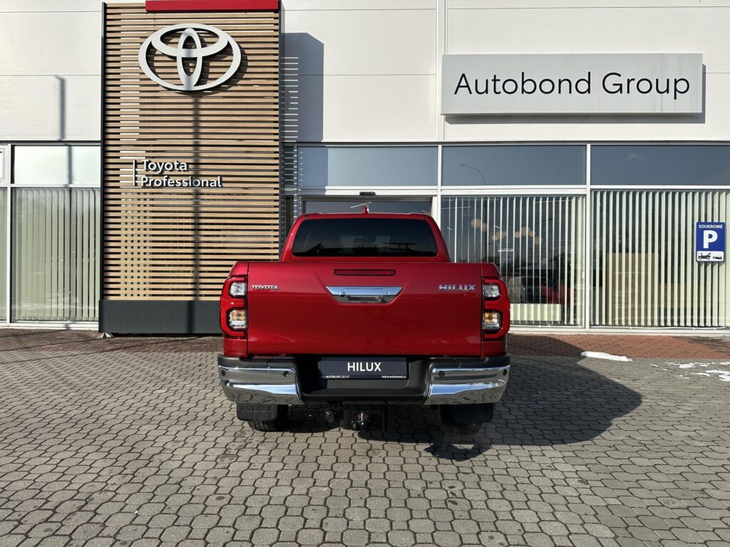 Toyota Hilux  Executive 2.8D 4D 204k 6AT 4X4 + Tažné zařízení