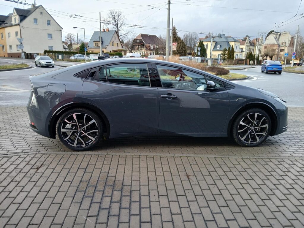 Toyota Prius  Plug-in 2.0L PHEV Executive