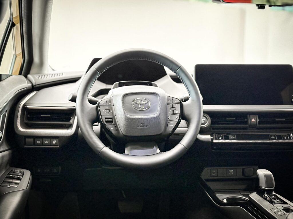 Toyota Prius  2.0  e-CVT Plug-in Hybrid