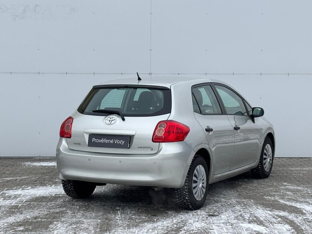 Toyota Auris  1.33 VVT-i Terra Cool