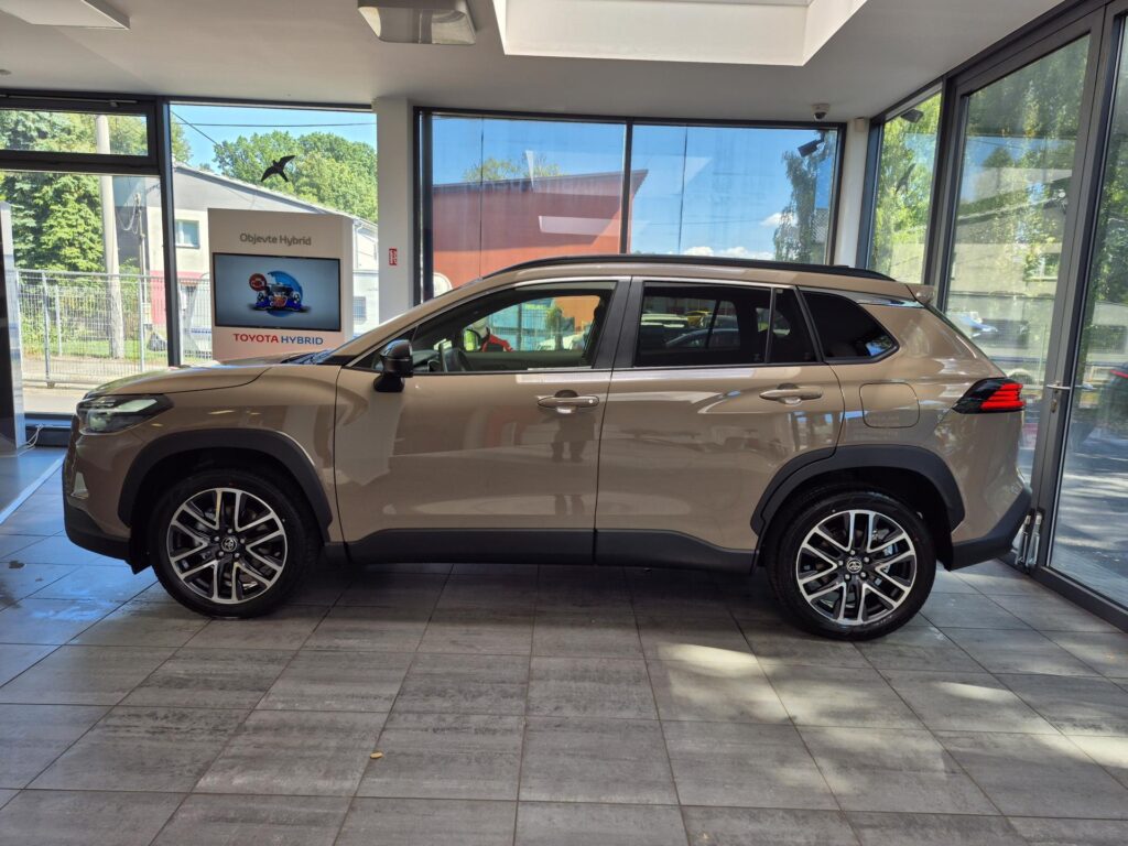 Toyota Corolla Cross  Style 4x4 2.0 Hybrid (178 k)