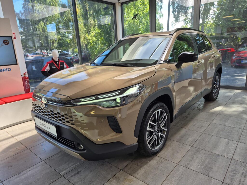 Toyota Corolla Cross  Style 4x4 2.0 Hybrid (178 k)