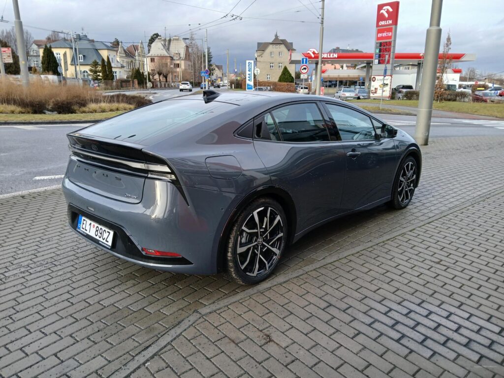 Toyota Prius  Plug-in 2.0L PHEV Executive