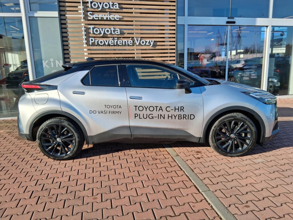 Toyota C-HR  2,0 PHEV 4X2 GR SPORT